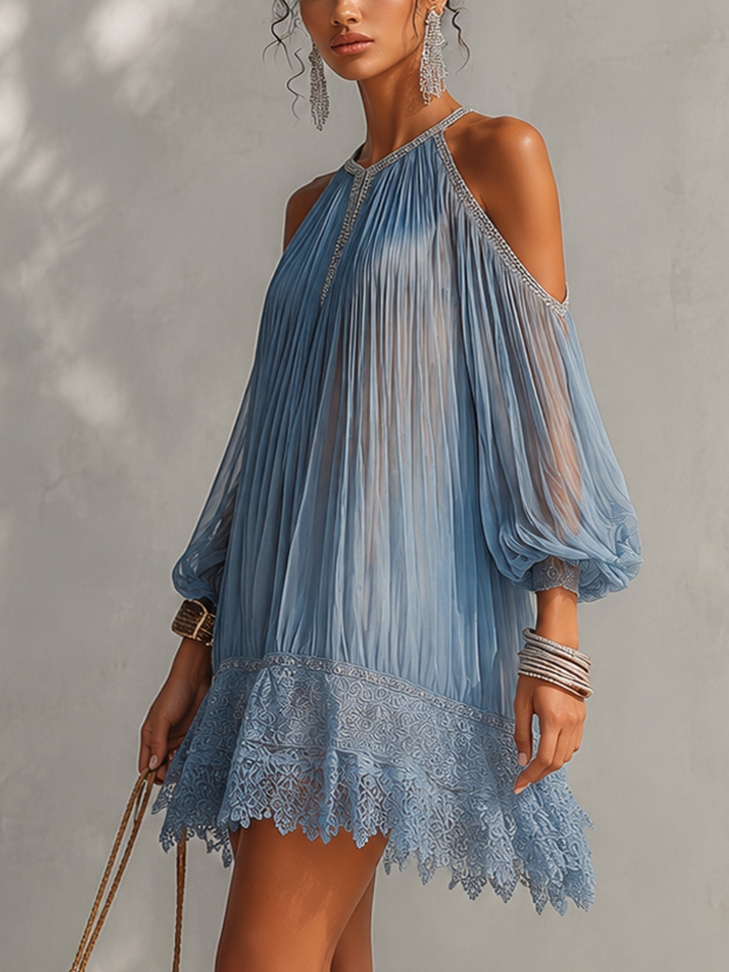 Céleste™ | Mini Robe Bleue Épaules Dénudées Froncée à Ourlet en Dentelle