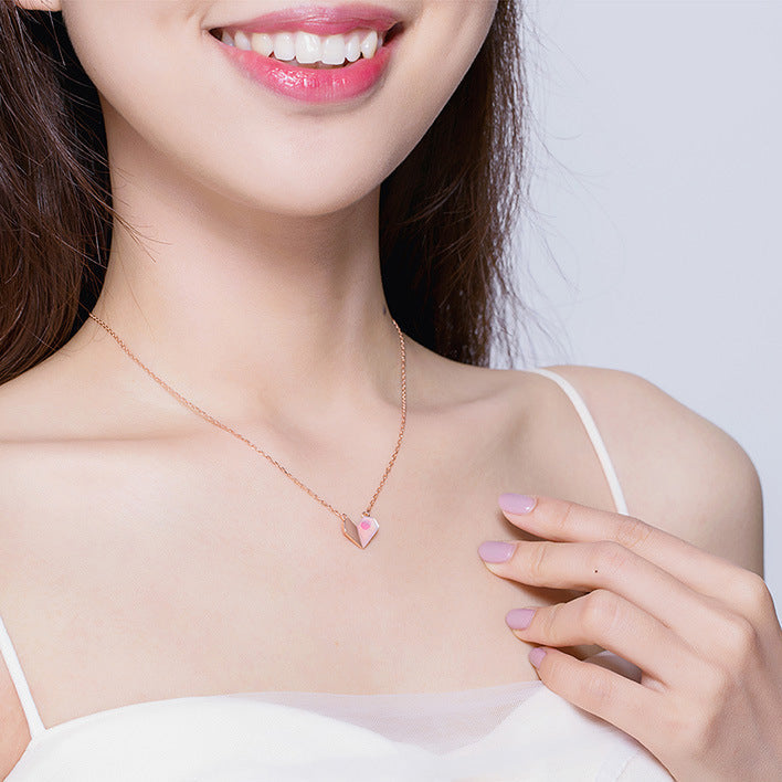 Inès™ | Collier Cœur Géométrique en Nacre et Métal Poli