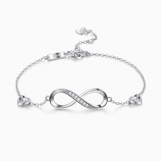 Éternelle™ | Bracelet Infini Serti de Cristaux et Cœurs Délicats