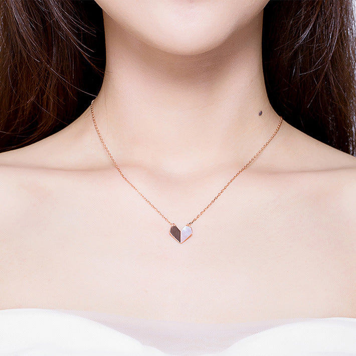 Inès™ | Collier Cœur Géométrique en Nacre et Métal Poli
