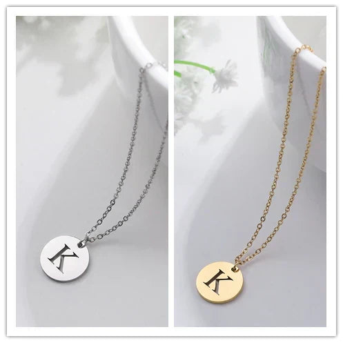 Solène™ | Collier Pendentif Lettre en Or Élégant