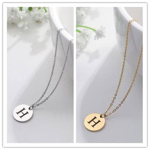 Solène™ | Collier Pendentif Lettre en Or Élégant