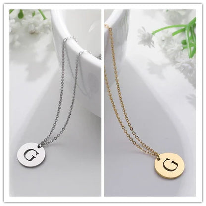 Solène™ | Collier Pendentif Lettre en Or Élégant