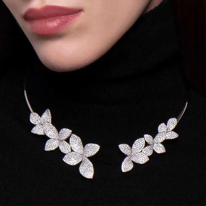 Capucine™ | Collier Élégant Fleur en Cristal