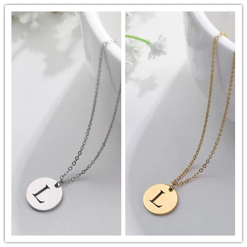 Solène™ | Collier Pendentif Lettre en Or Élégant