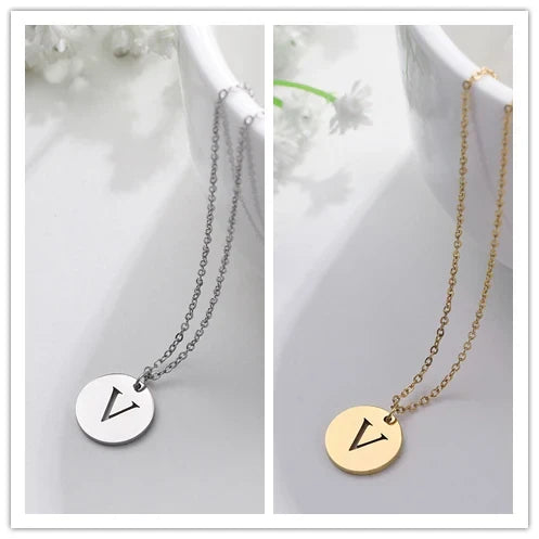 Solène™ | Collier Pendentif Lettre en Or Élégant