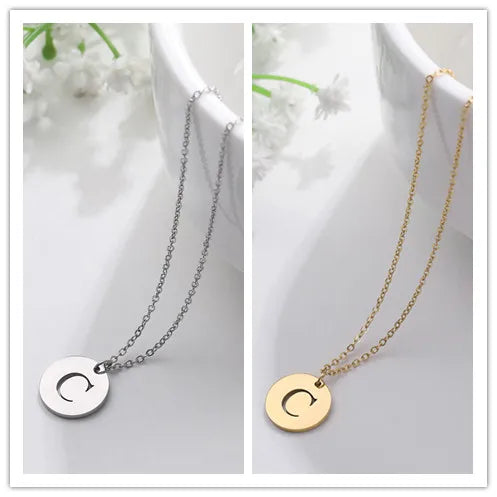 Solène™ | Collier Pendentif Lettre en Or Élégant