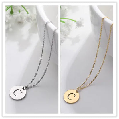 Solène™ | Collier Pendentif Lettre en Or Élégant
