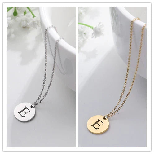 Solène™ | Collier Pendentif Lettre en Or Élégant