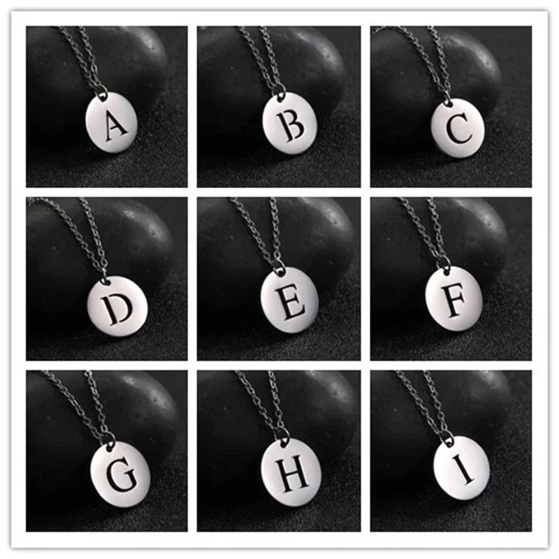 Solène™ | Collier Pendentif Lettre en Or Élégant
