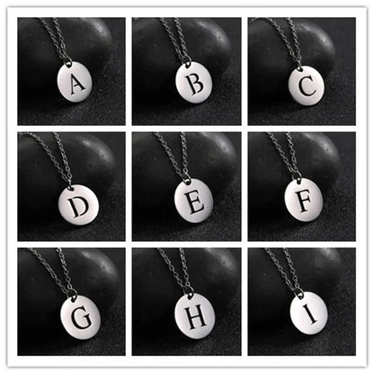 Solène™ | Collier Pendentif Lettre en Or Élégant
