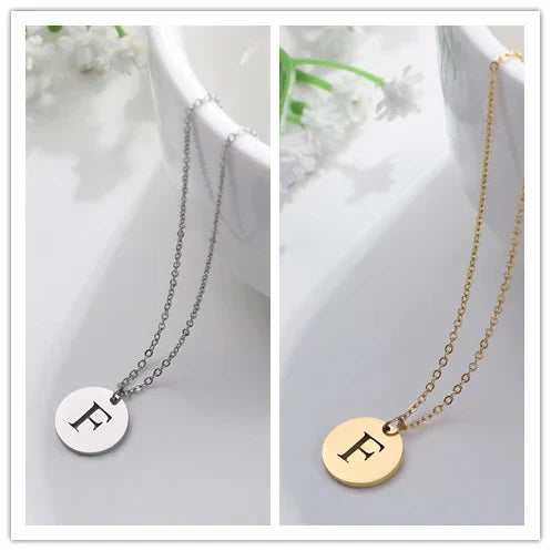 Solène™ | Collier Pendentif Lettre en Or Élégant