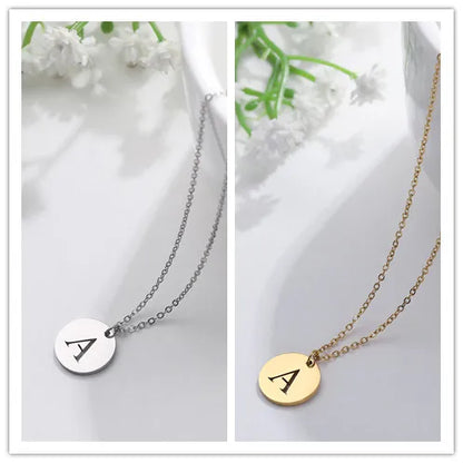 Solène™ | Collier Pendentif Lettre en Or Élégant
