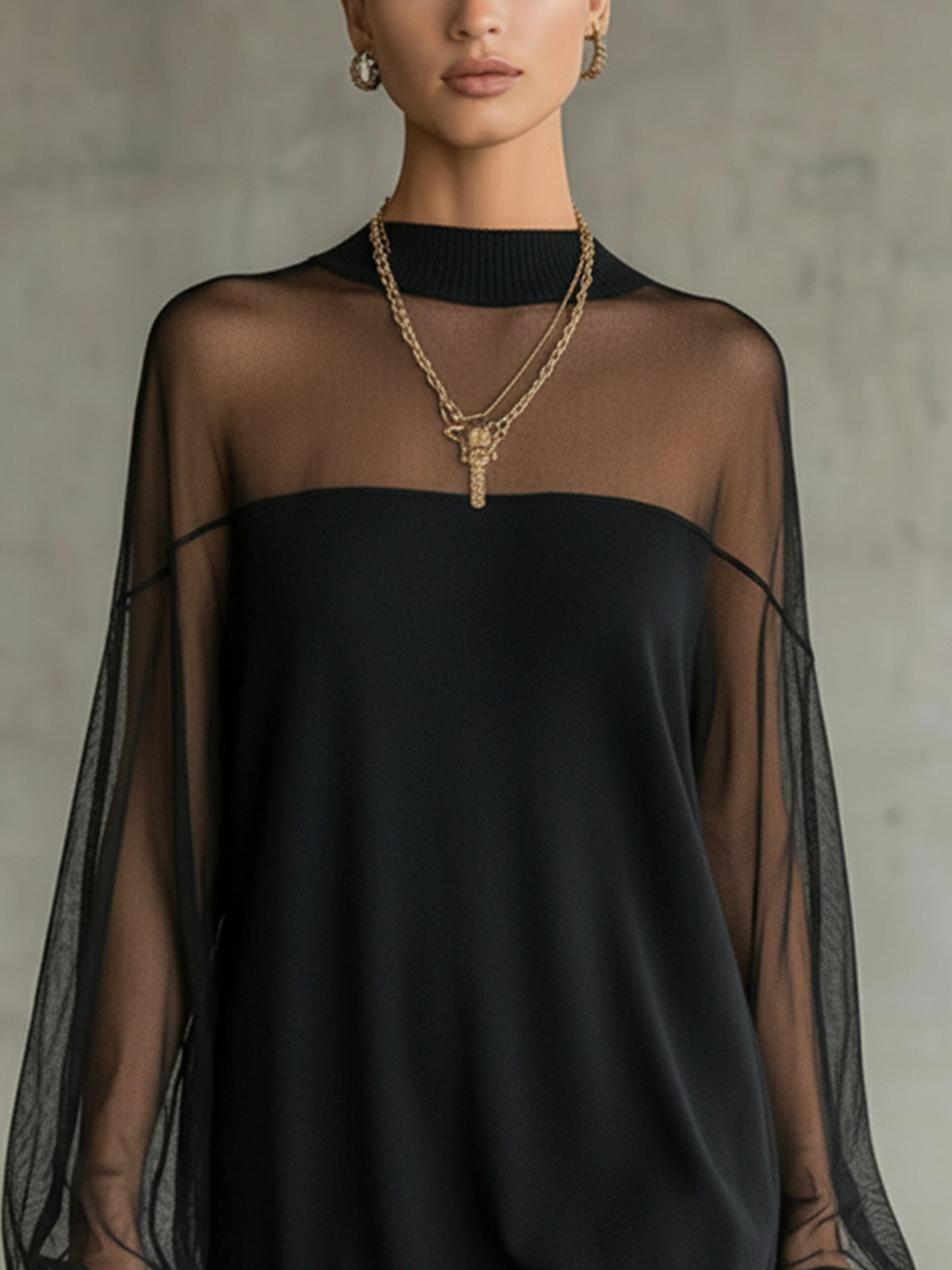 Amelie™ | Robe courte noire élégante avec des manches en résille