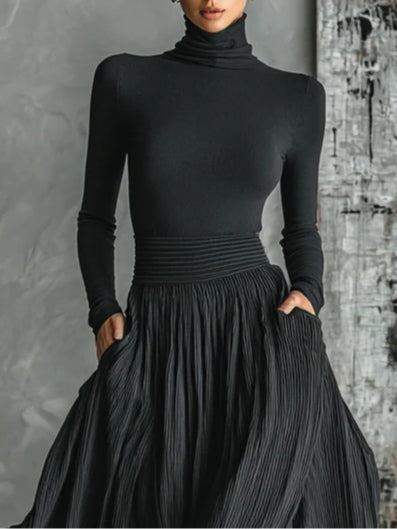 Prudence™ | Ensemble Jupe Plissée et T-shirt Col Roulé Noir