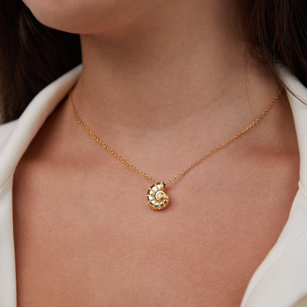 Noémie™ | Collier Pendentif Coquillage en Cristal