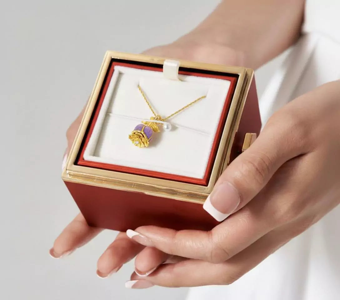 Brigitte™ | Collier Aurora Charm – La Fleur de l’Amour